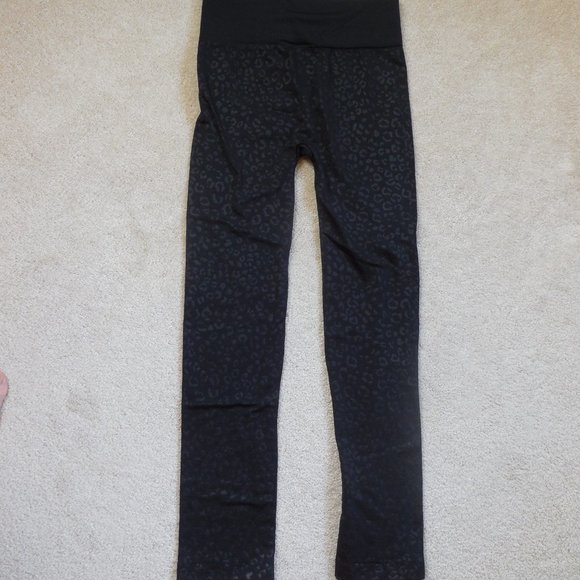 INC International Concepts Women's Animal Print Leggings - Seamless, High-Waisted, Embossed Knit (Black Leo) - View #7